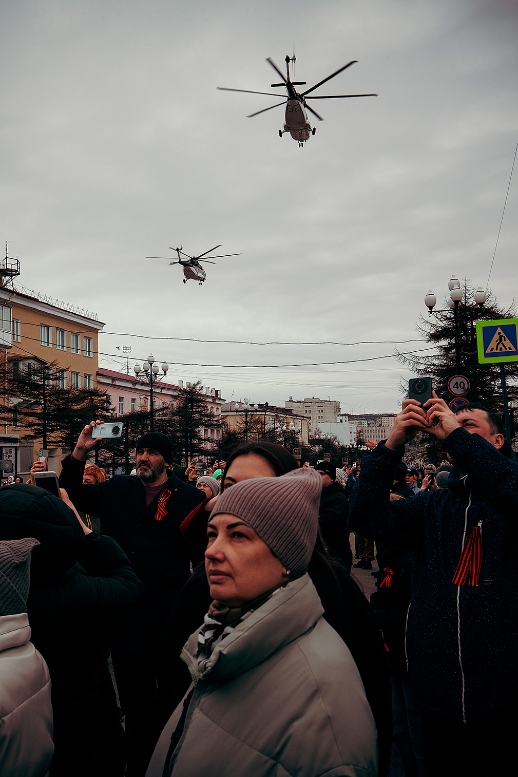 Пролёт вертолетов над улицей Ленина